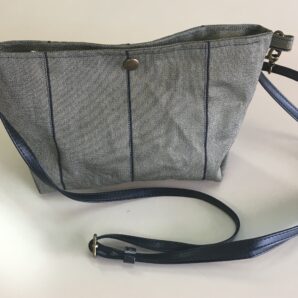 ショルダーバッグ（グレー）