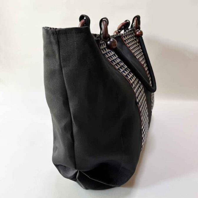 鱗柄鱗柄トートバッグ（黒・グレー）